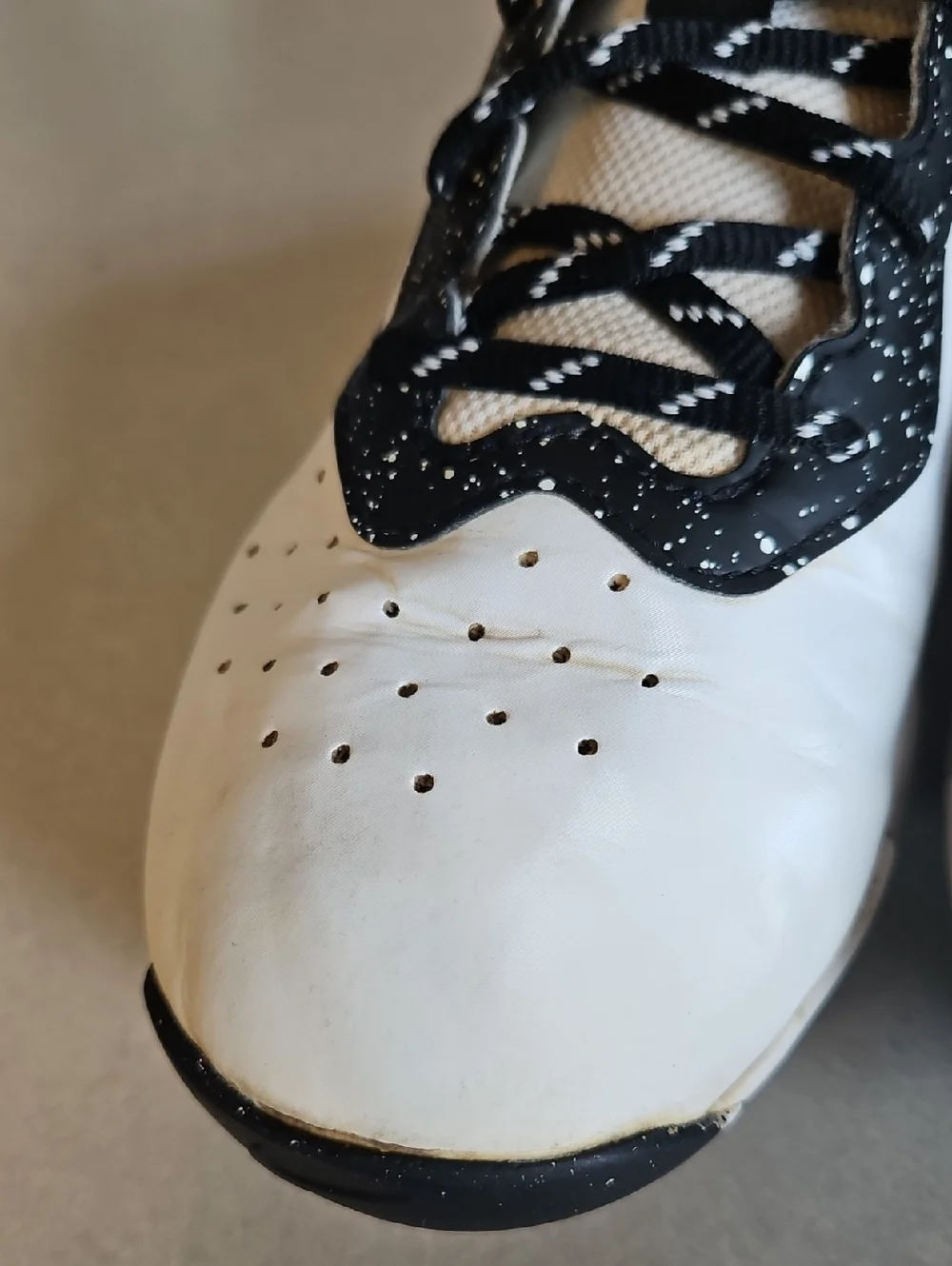Nike Baseball Cleats - Picture 4 of 16